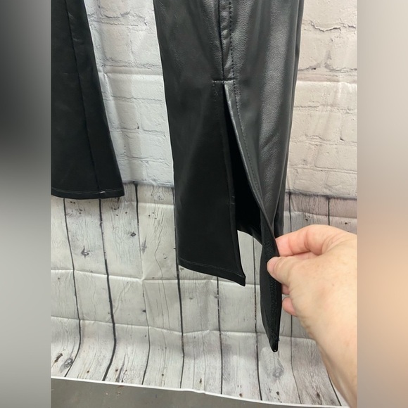 Wild Fable Faux Leather Black High Rise Split Flare Hem Pants Womens Size Large - Picture 3 of 8